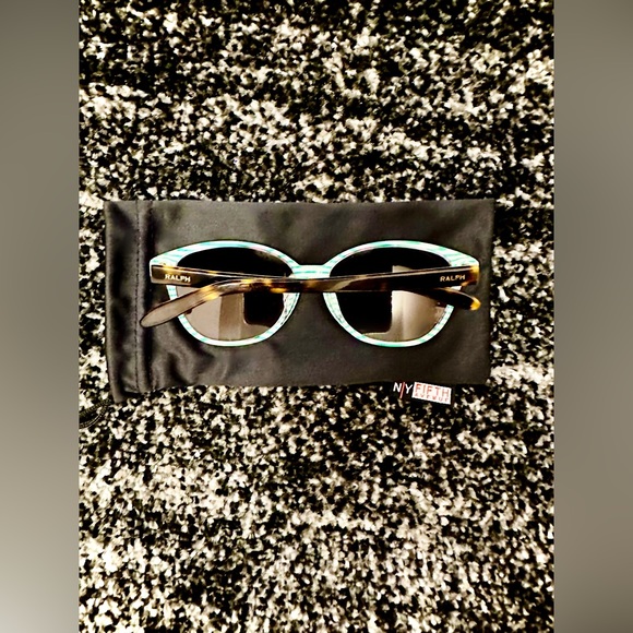 RALPH LAUREN || Cat-Eye Prescription Sunglasses in Tortoise + Green Stripe - Picture 2 of 8